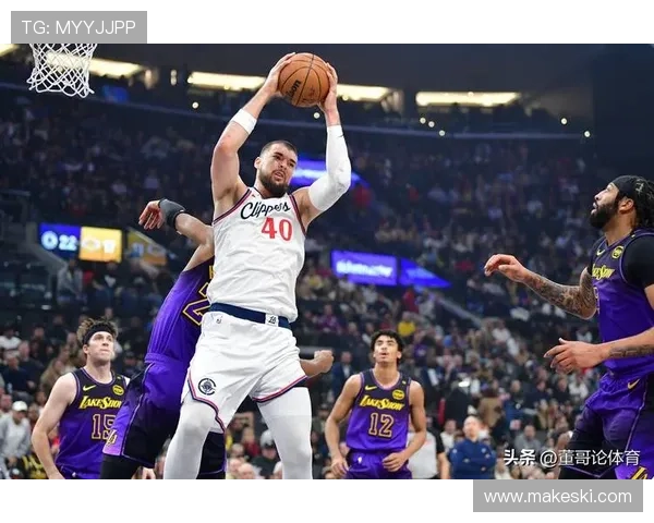 基德透露浓眉今日训练状态良好或将在对湖人快船比赛中复出